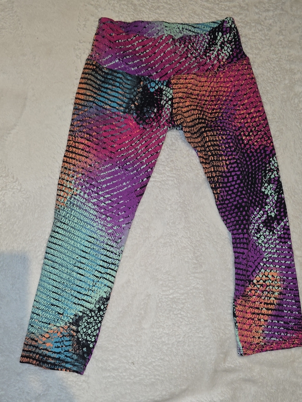 Womens Multicolor Active Leggings — Purple & Teal Pattern